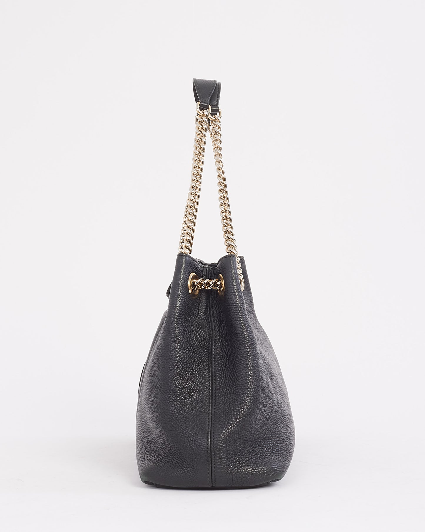 Sac à bandoulière Soho en cuir grainé noir de taille moyenne Gucci