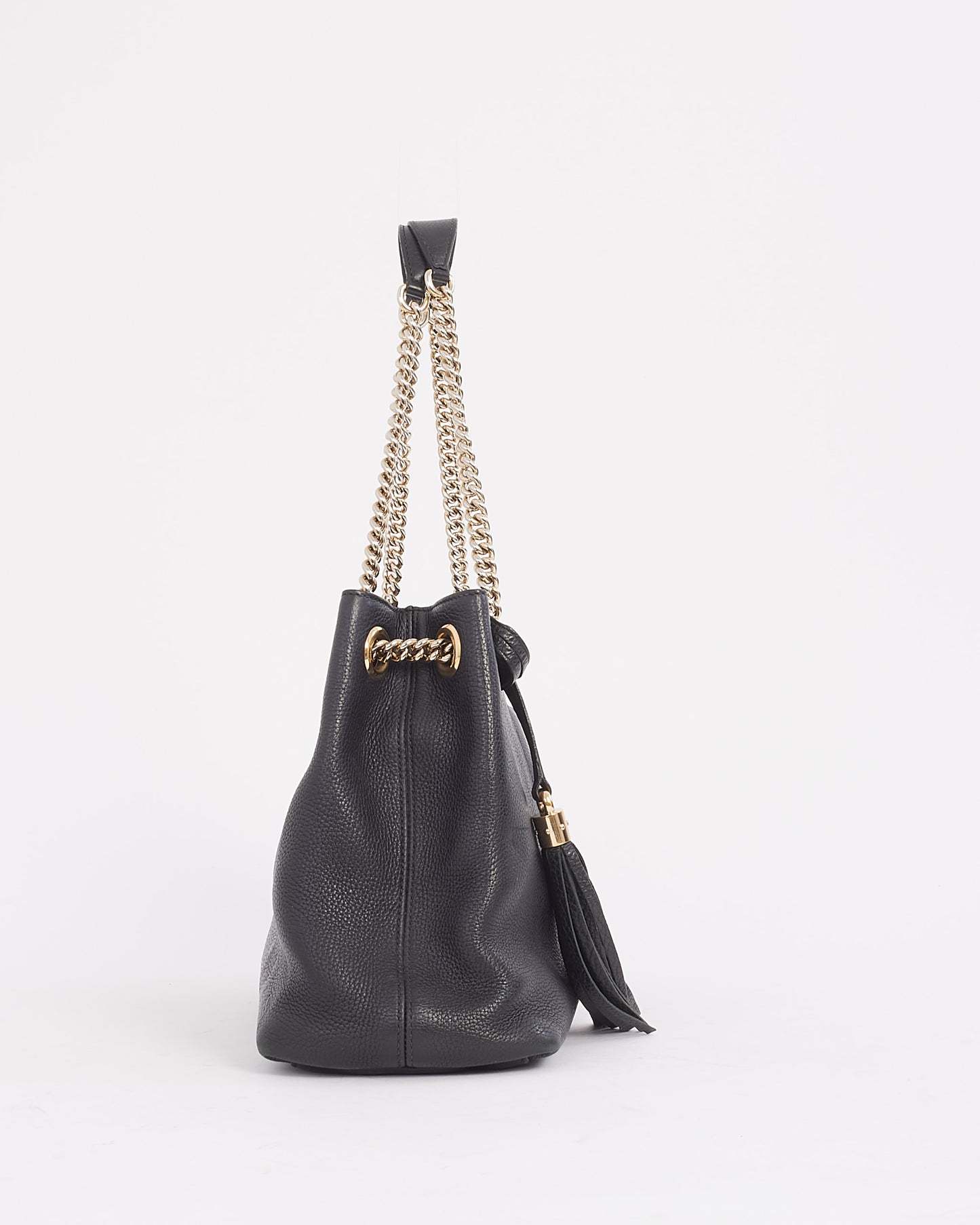 Sac à bandoulière Soho en cuir grainé noir de taille moyenne Gucci
