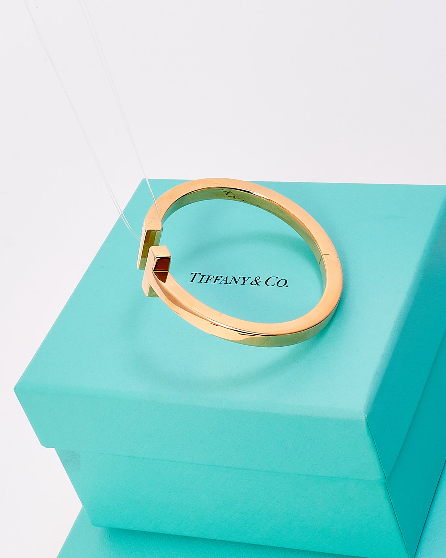 Tiffany &amp; Co. Bracelet carré Tiffany T en or 18 carats