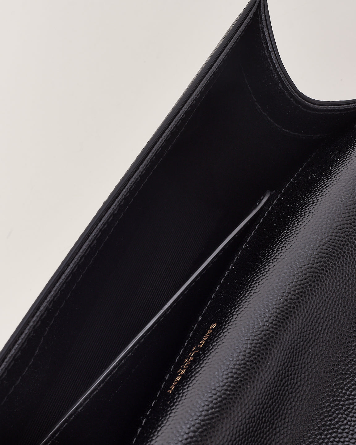 Saint Laurent Pochette Kate en cuir grain de poudre noir