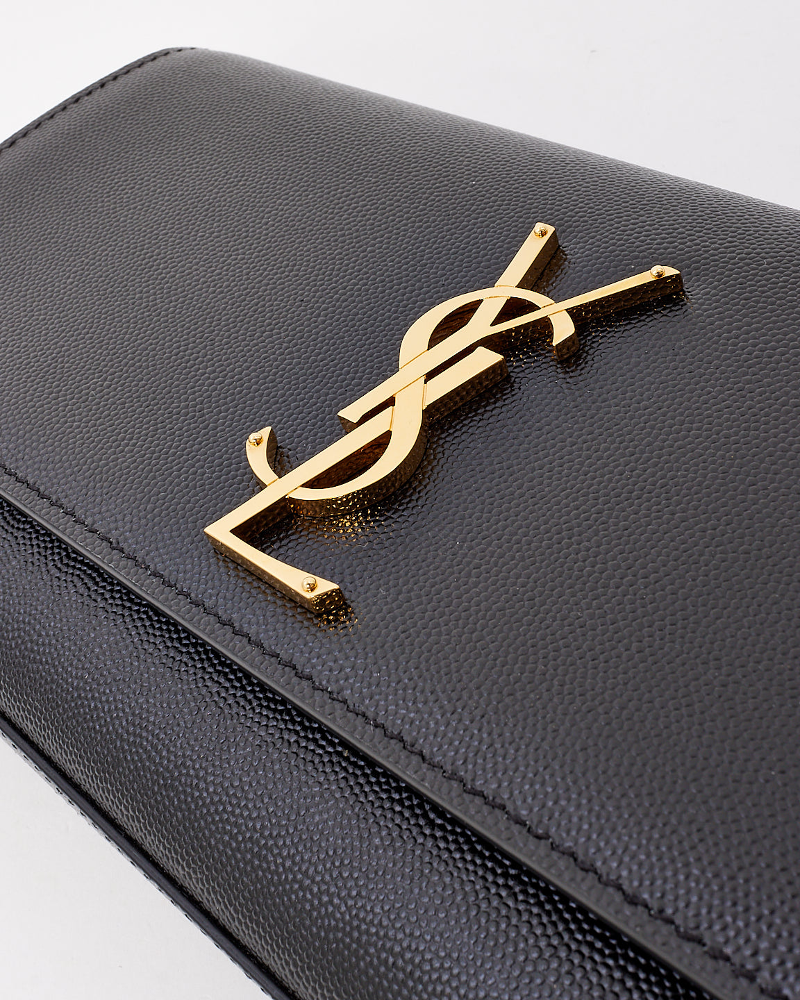 Saint Laurent Pochette Kate en cuir grain de poudre noir