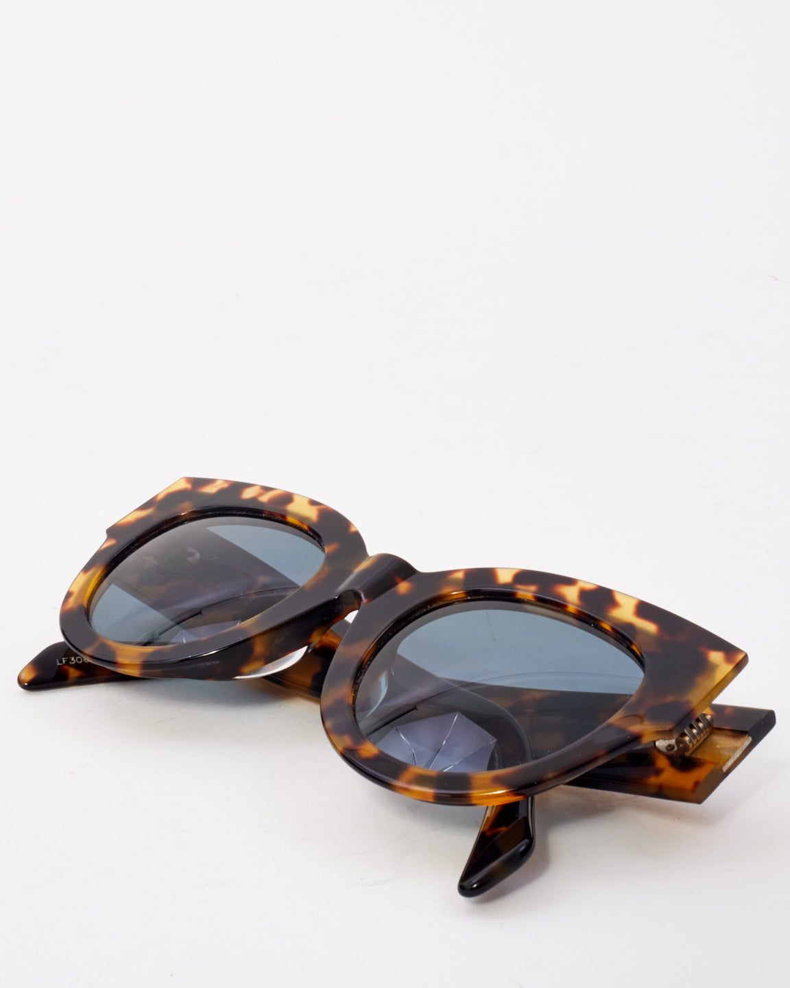 Lunettes de soleil œil de chat surdimensionnées écaille de tortue légère Celine CL40008F