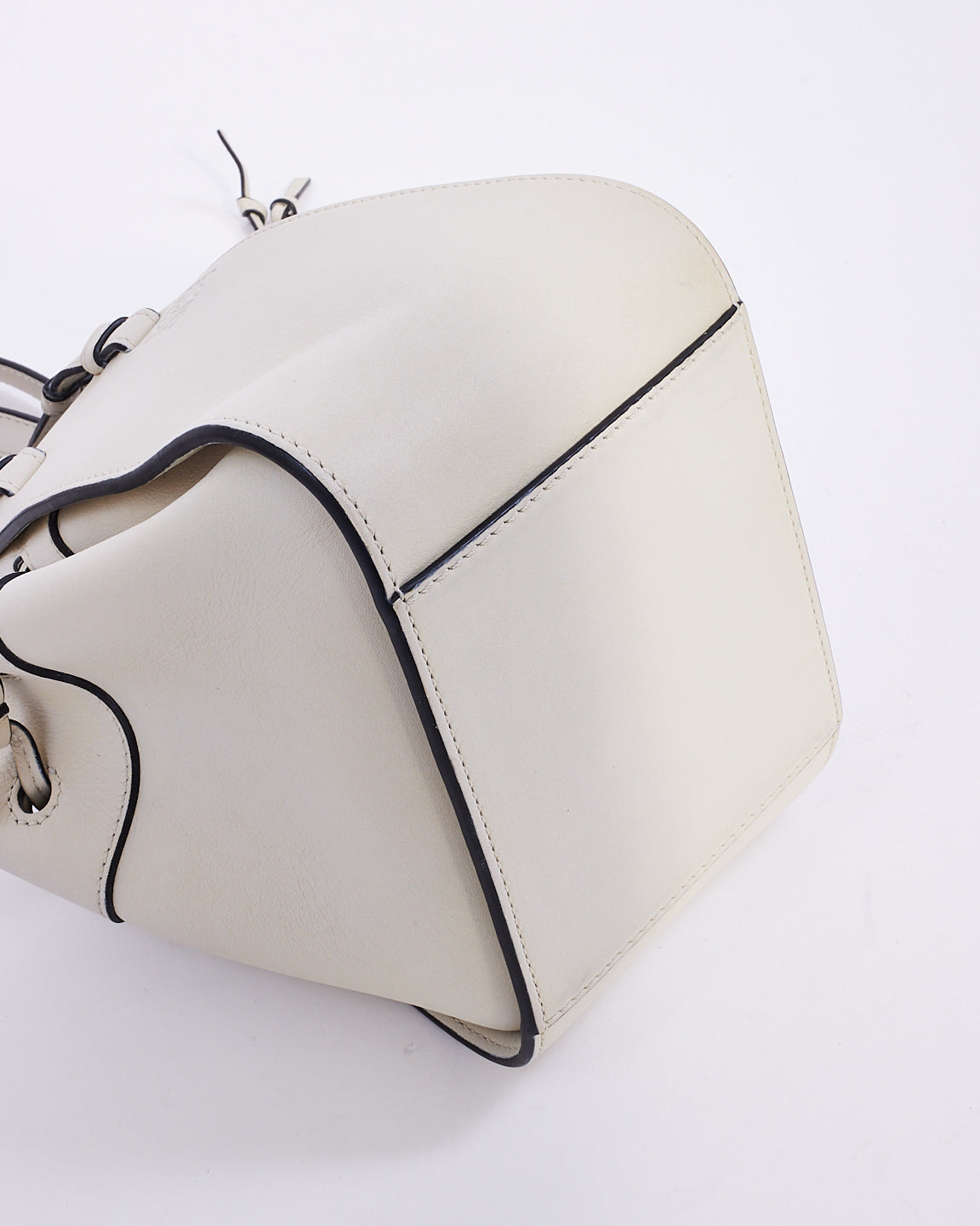 Loewe Mini sac hamac en cuir blanc