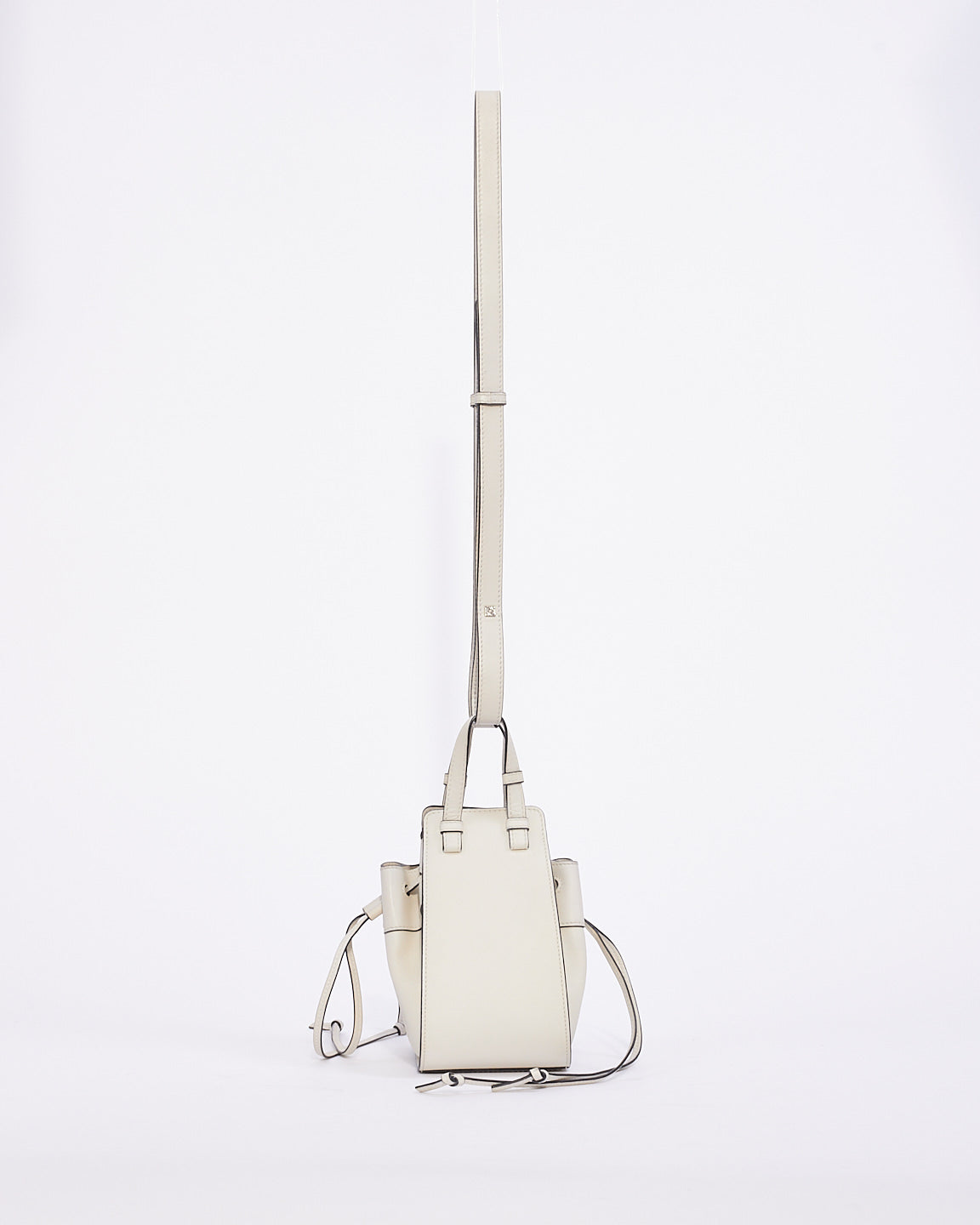 Loewe Mini sac hamac en cuir blanc