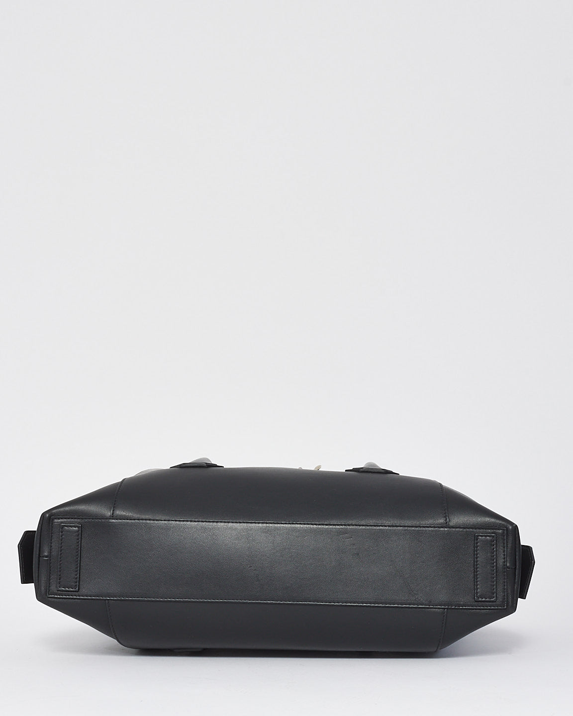 Givenchy Black Smooth Leather  Medium Antigona Lock Soft Bag