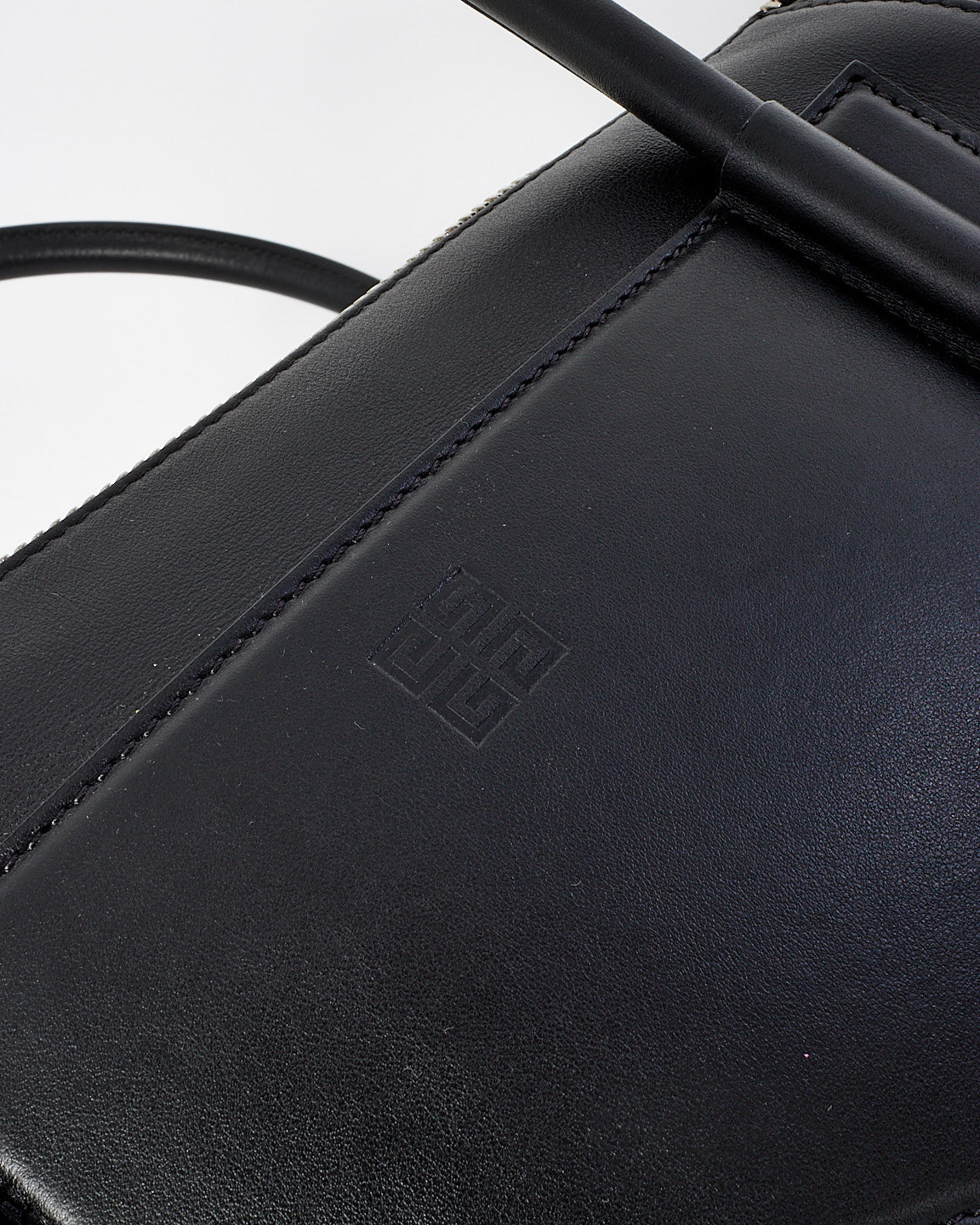 Givenchy Black Smooth Leather  Medium Antigona Lock Soft Bag