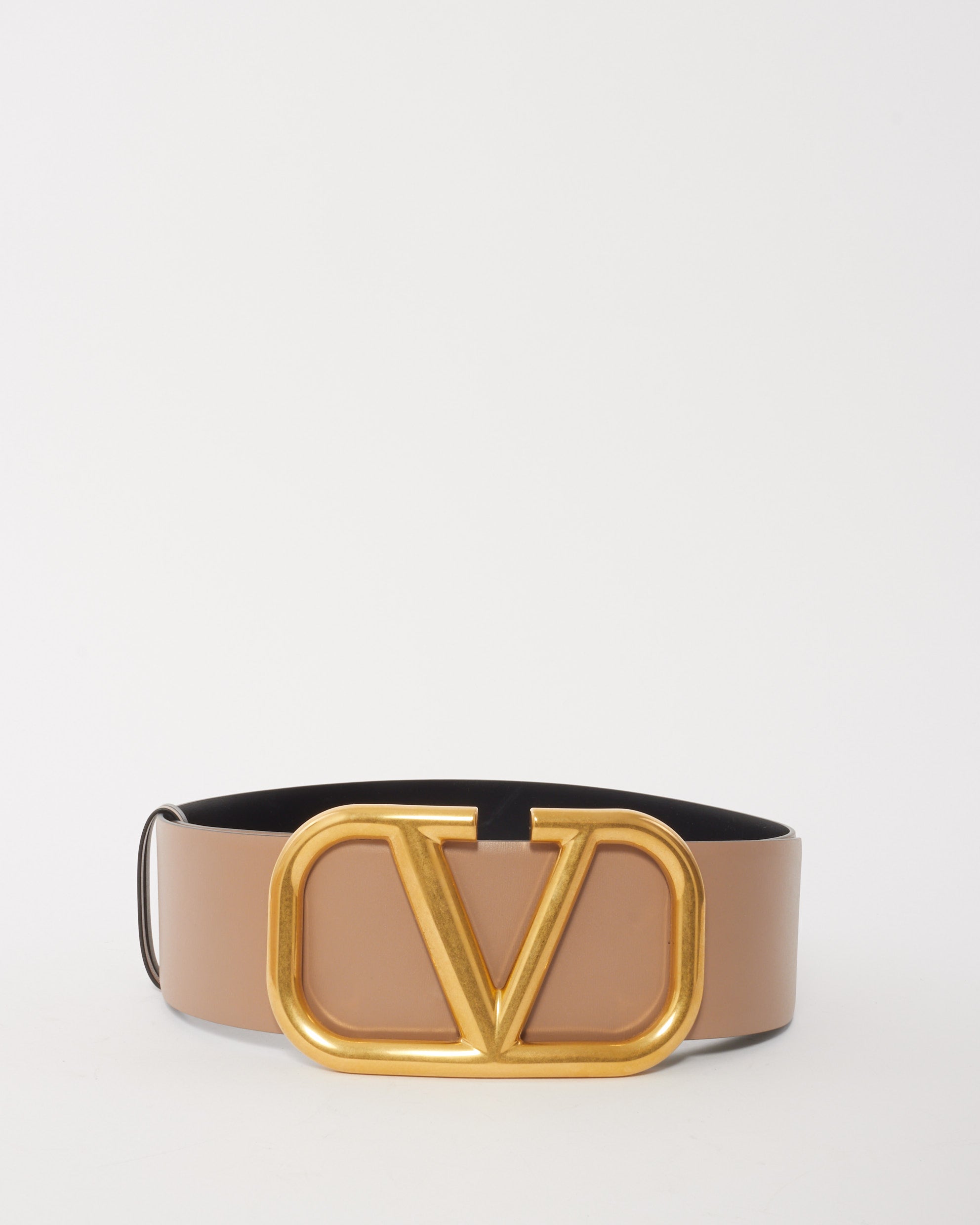 Explore a Valentino Beige/Black Reversible V Logo Signature Explore a Valentino Beige/Black Reversible V Logo Signature