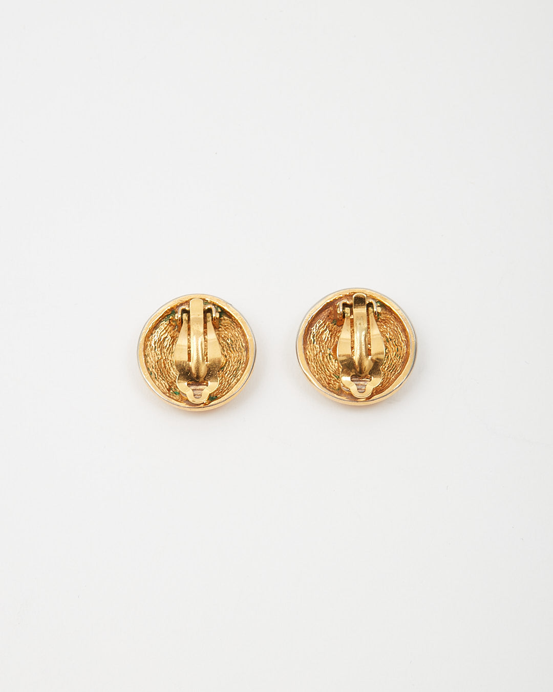 Boucles d'oreilles circulaires à clip avec logo CC doré Chanel