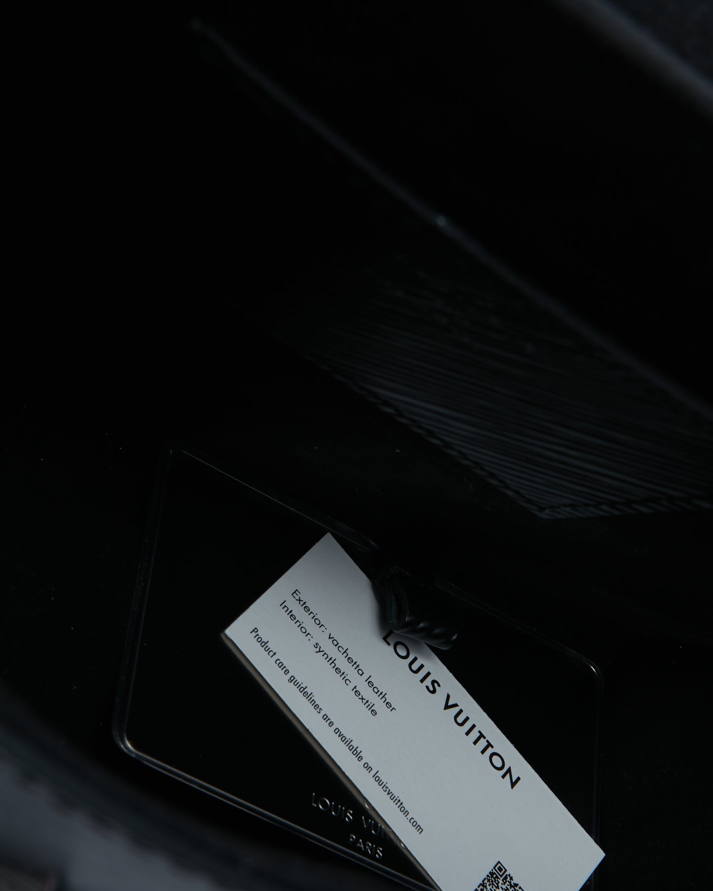 Sac MM à rabat torsadé en cuir épi noir Louis Vuitton