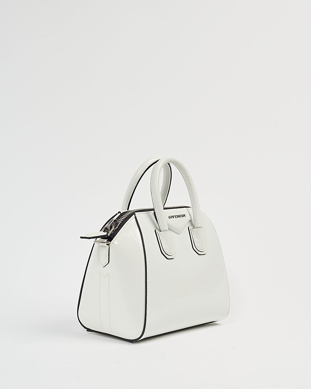 Mini sac Antigona en cuir verni blanc froissé Givenchy