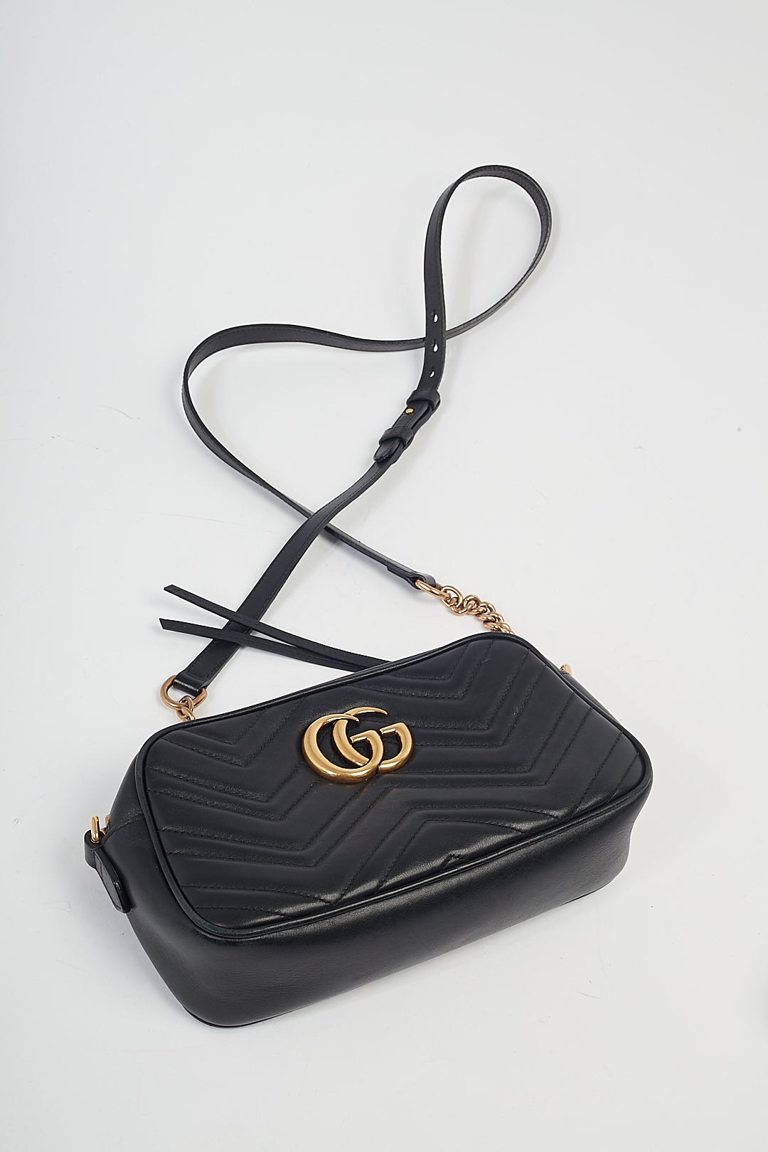 Petit sac photo Gucci en cuir noir Matelasse GG Marmont