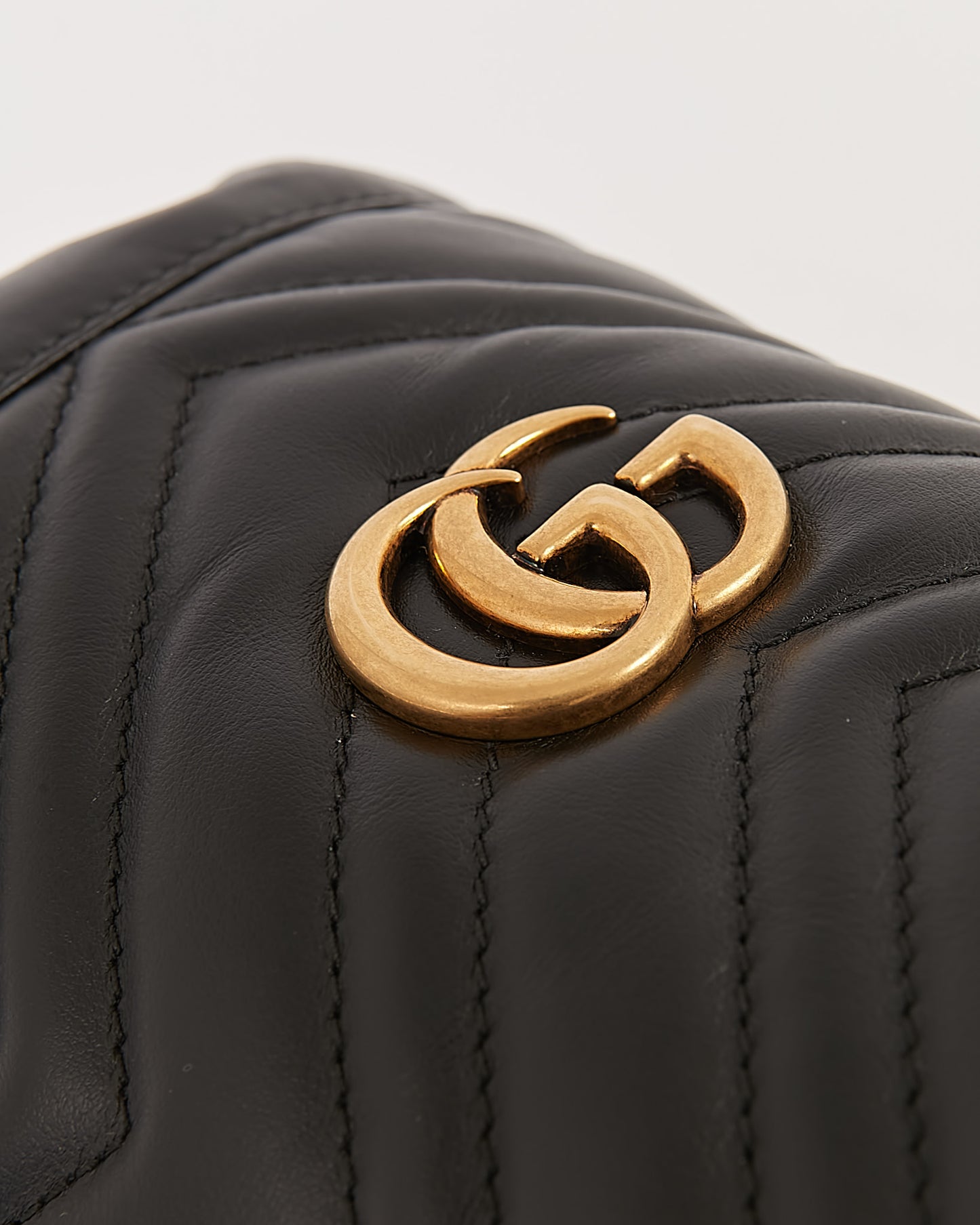 Mini sac seau noir GG Marmont Matelasse Gucci 