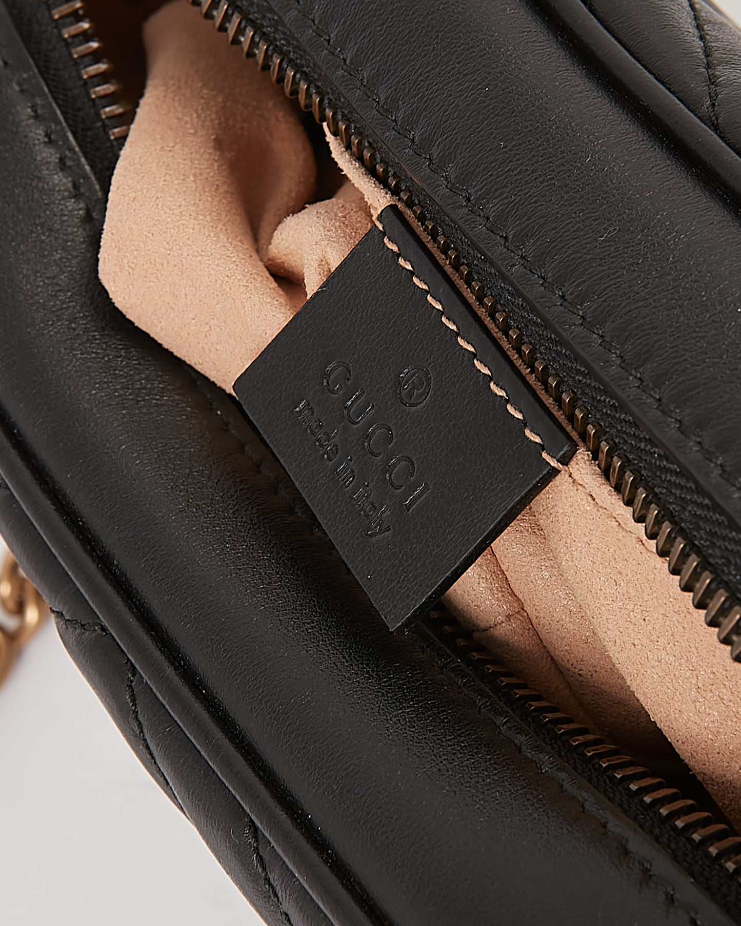 Mini sac pour appareil photo Gucci en cuir noir Chevron Matelasse GG Marmont