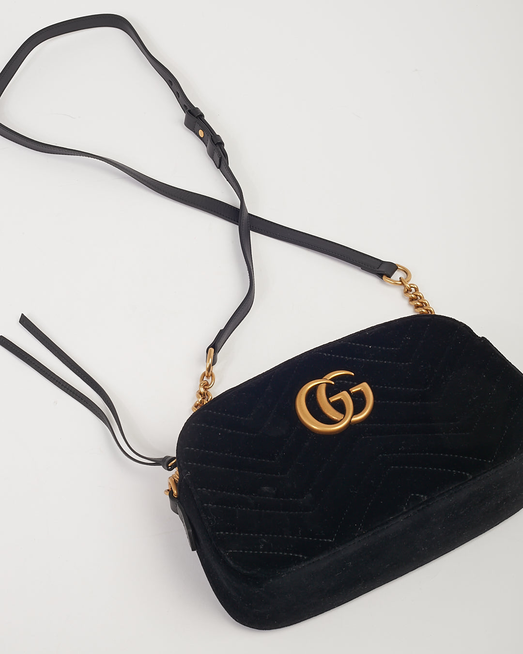 Gucci Petit sac à bandoulière Marmont en velours noir