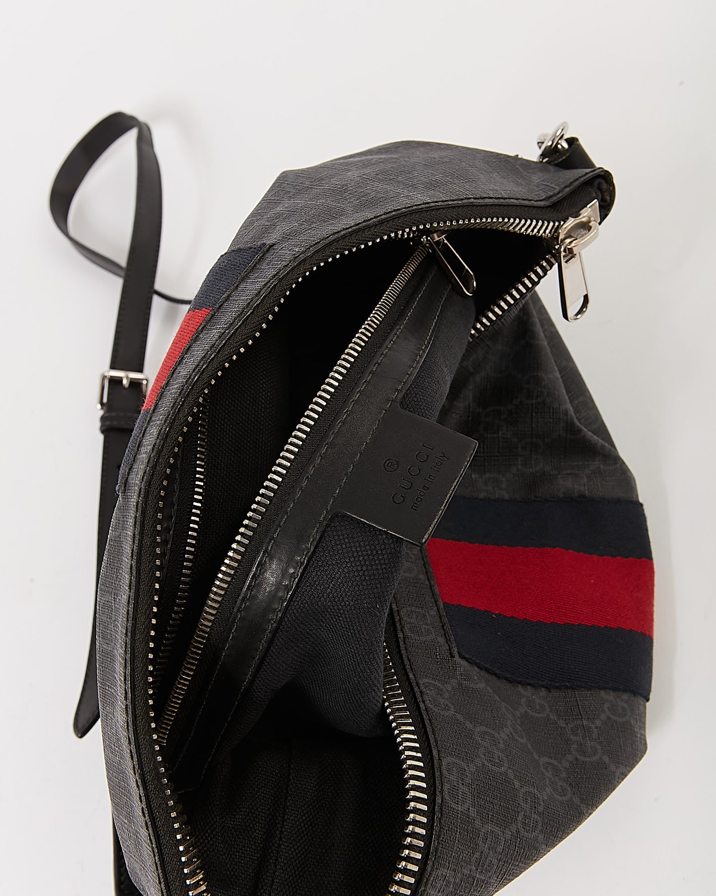 Gucci GG Supreme Canvas Navy/Red Web Messenger Bag