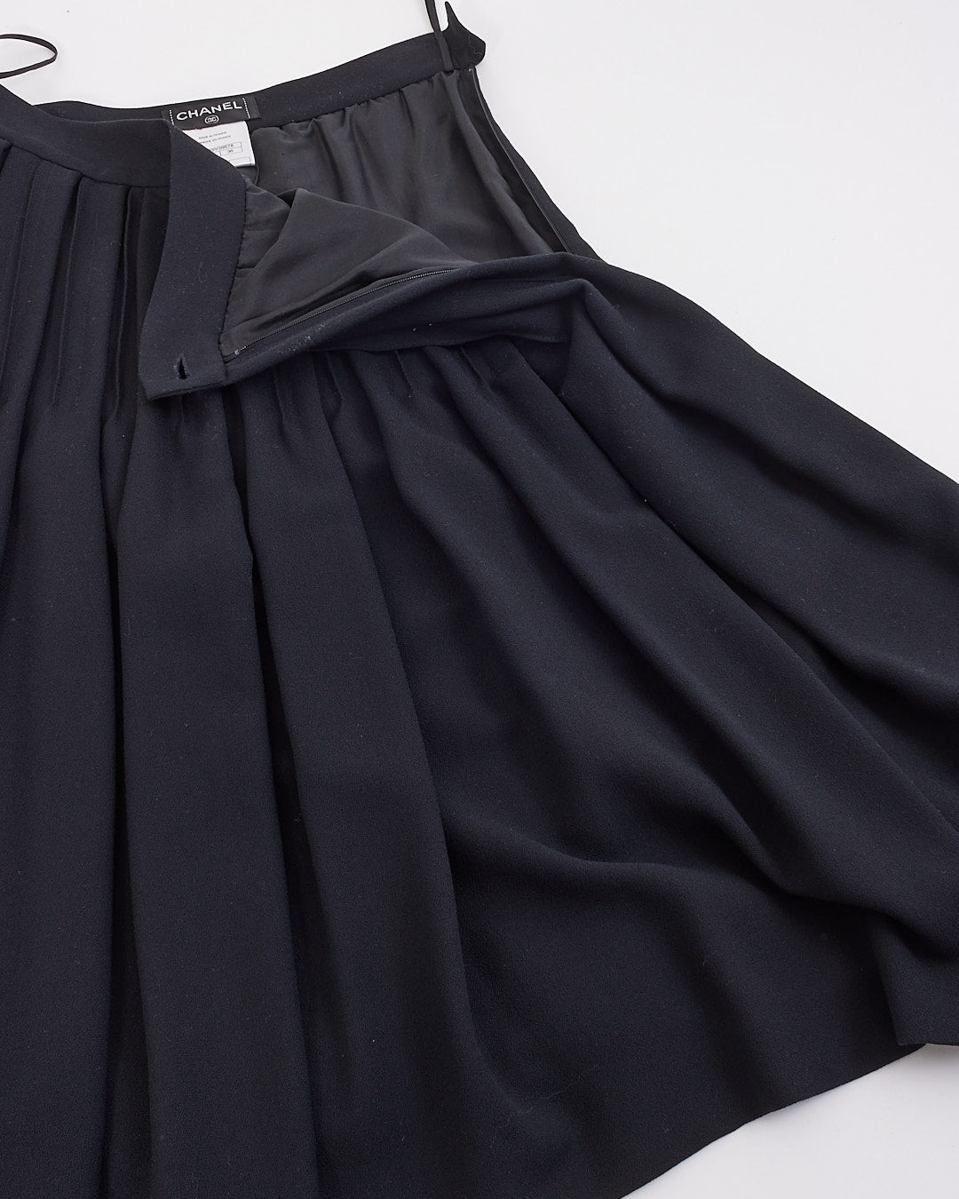 Chanel Black Crepe Pleated Skirt - 36