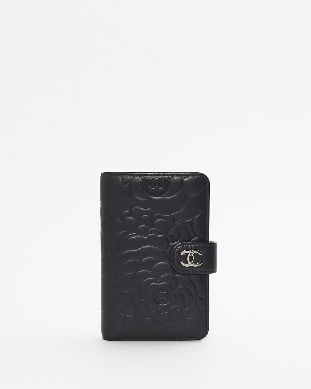 Portefeuille Chanel en cuir noir à motif camélia