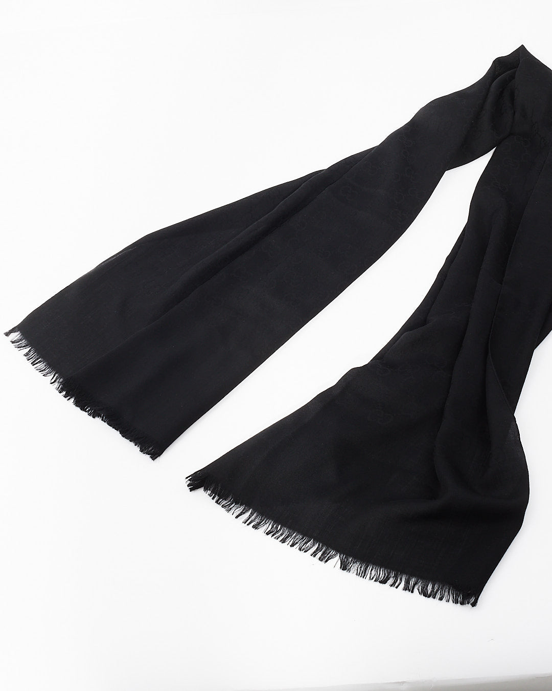 Écharpe châle en laine et soie monogramme noir Gucci
