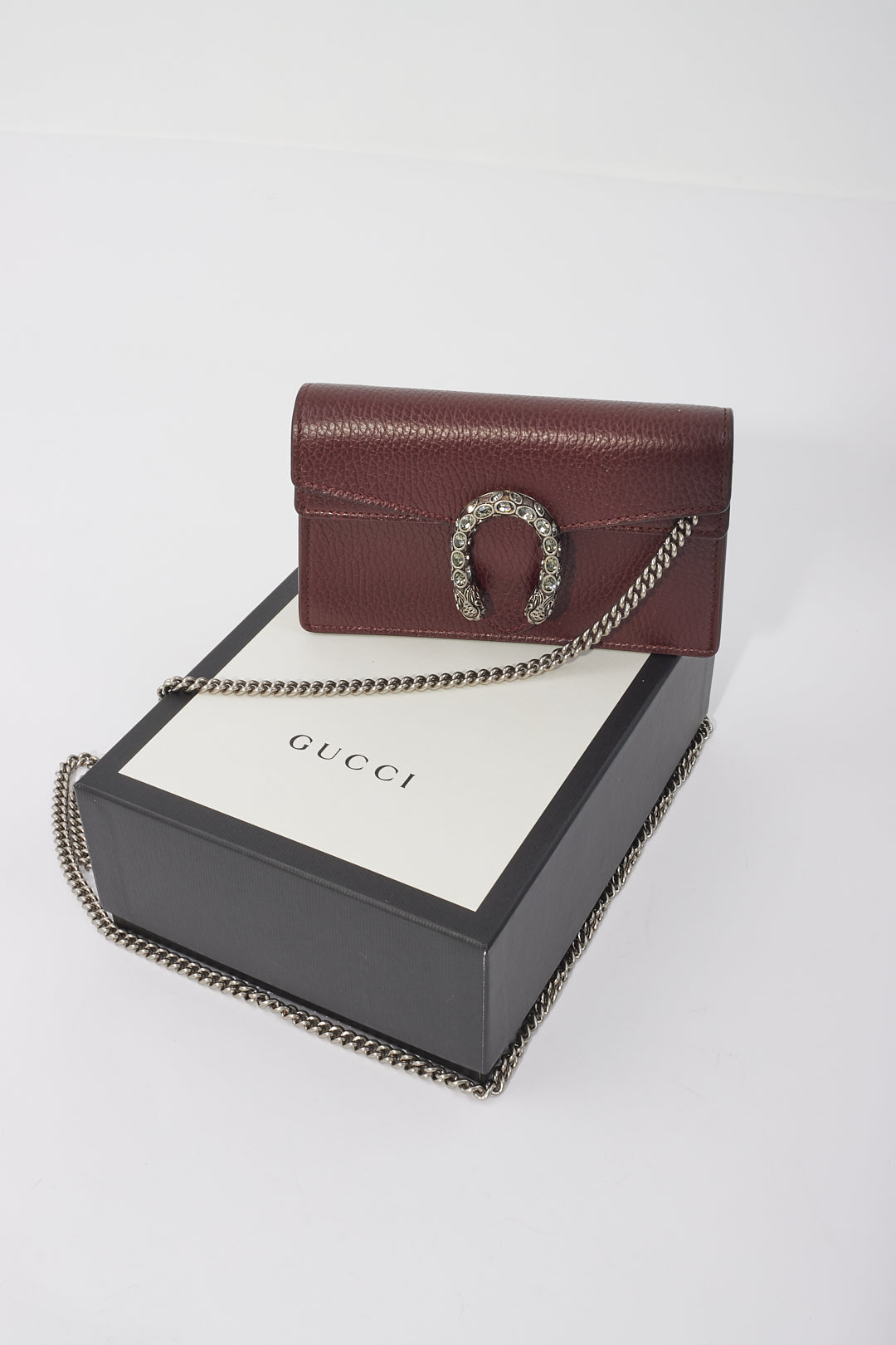 Gucci Dionysus Super Mini sac en cuir bordeaux