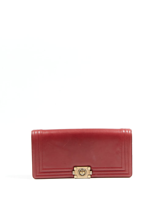 Pochette garçon en cuir d'agneau rouge vin Chanel