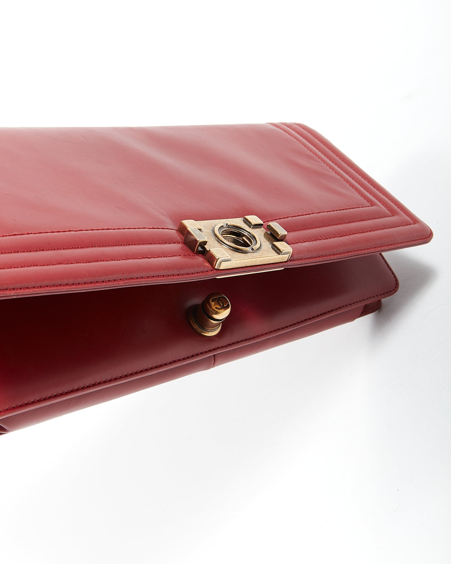 Pochette garçon en cuir d'agneau rouge vin Chanel