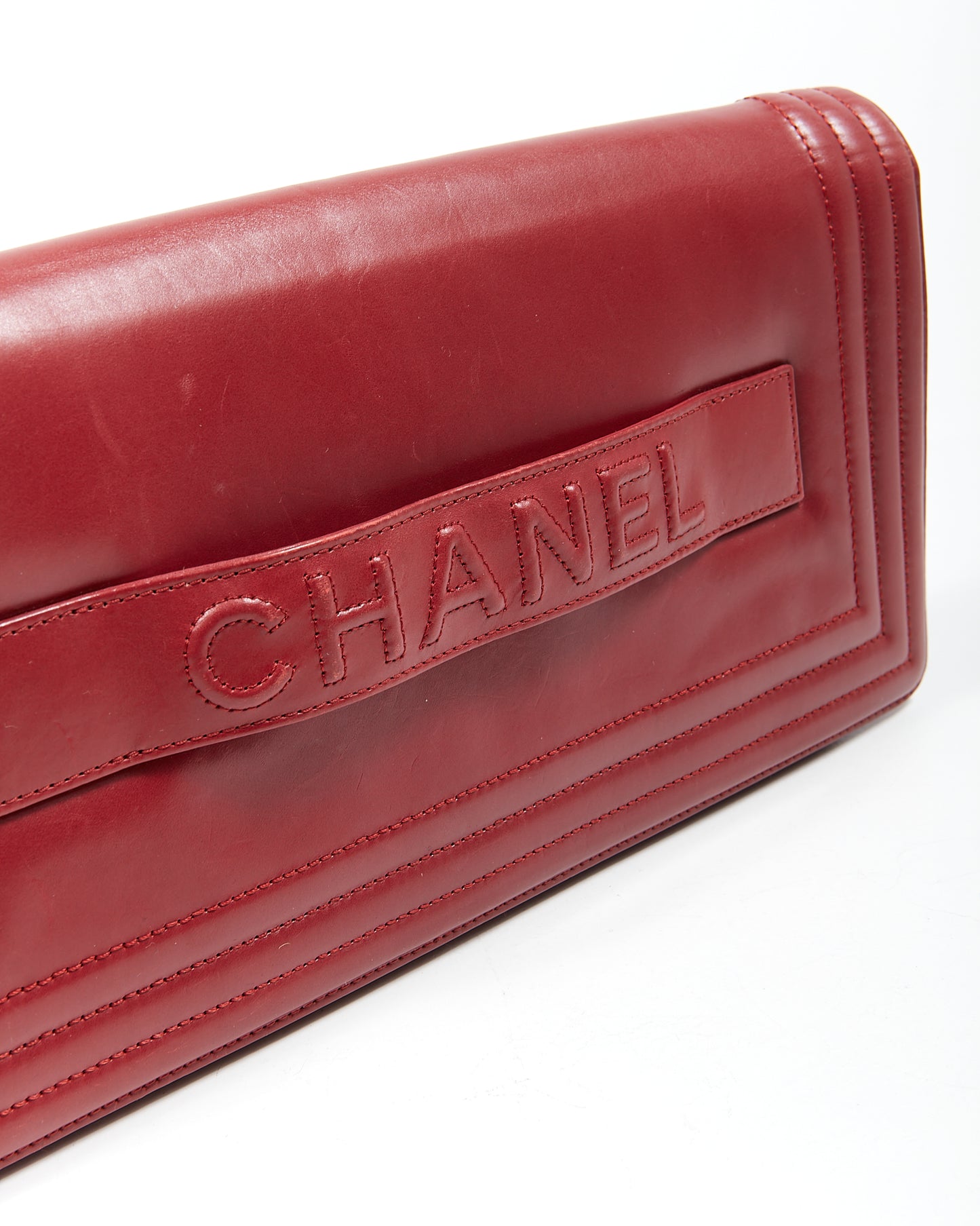 Pochette garçon en cuir d'agneau rouge vin Chanel
