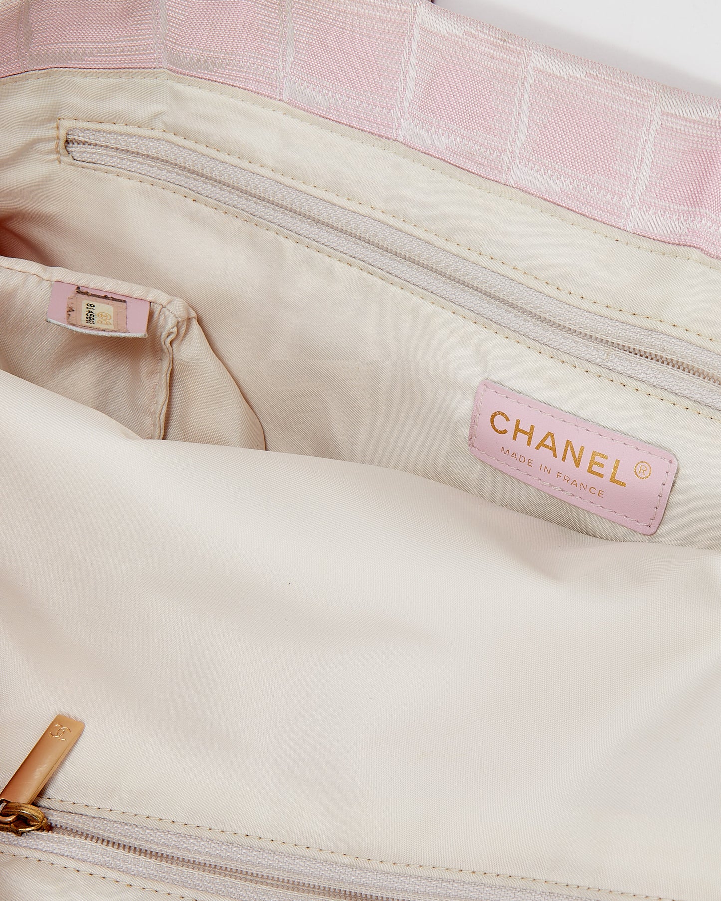 Sac cabas Chanel en nylon rose New Travel Line