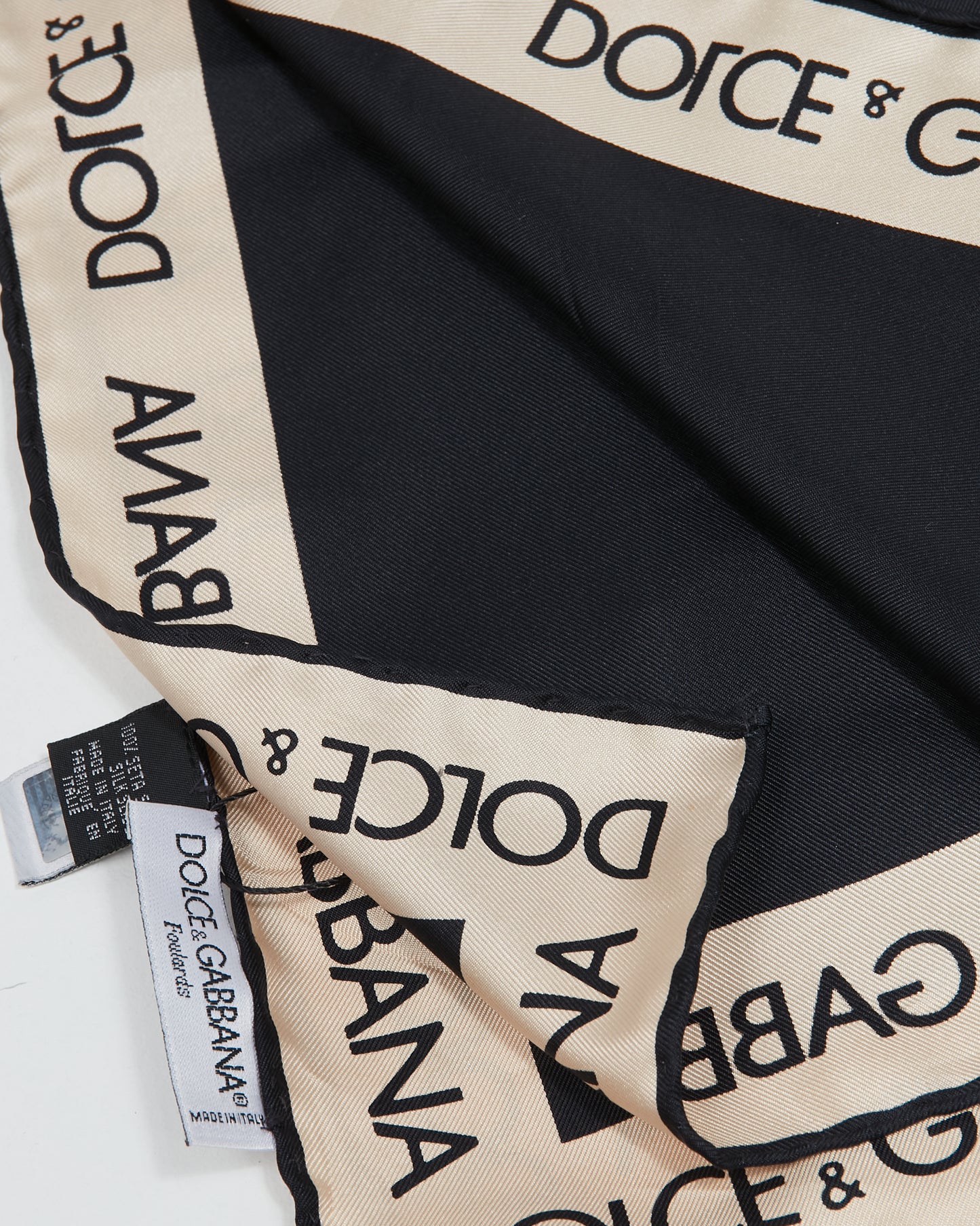 Dolce &amp; Gabbana Écharpe à logo en soie noir/beige