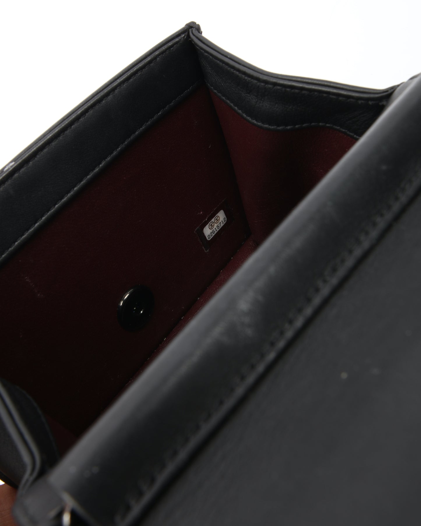 Sac à bandoulière carré en cuir tout noir Propeller Chanel avec chaîne très gaufrée