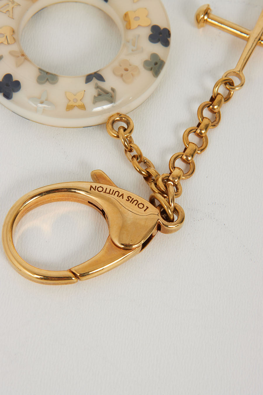 Louis Vuitton Breloque de sac ancre nautique dorée