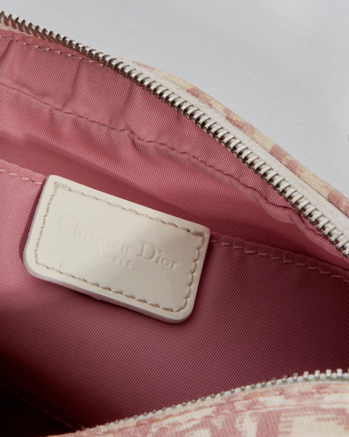 Petit sac à bandoulière en toile monogram girly rose Dior 