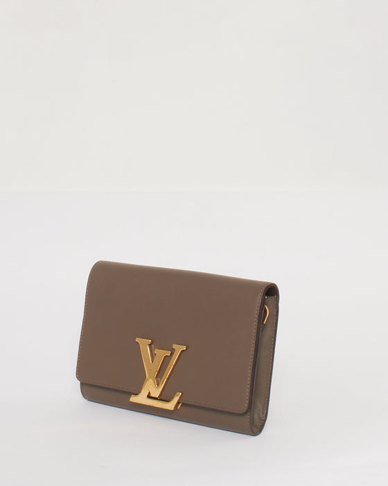 Louis Vuitton Amarante Vernis Chain Louise Clutch GM Bag