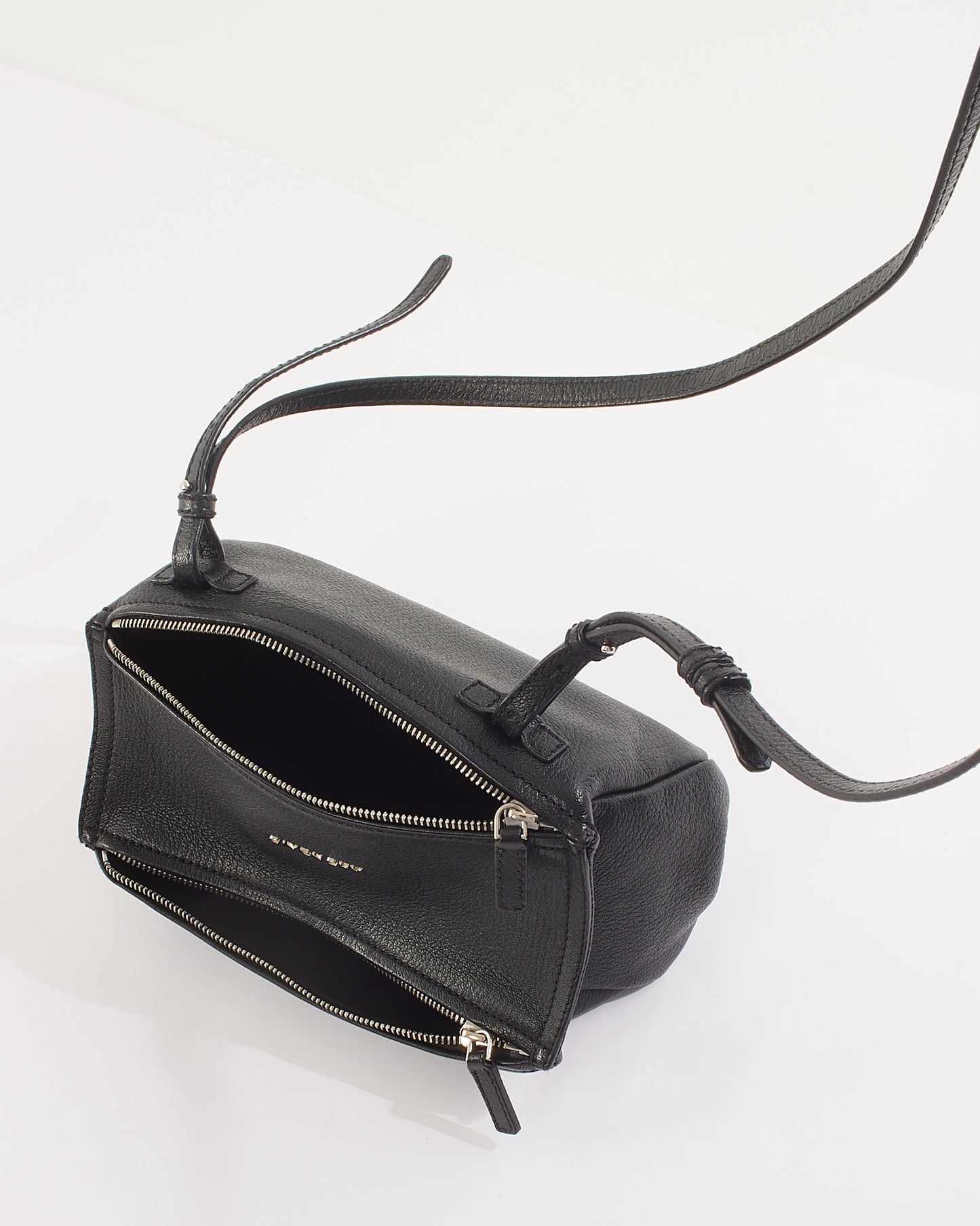 Givenchy Mini sac Pandora en cuir de chèvre grainé noir
