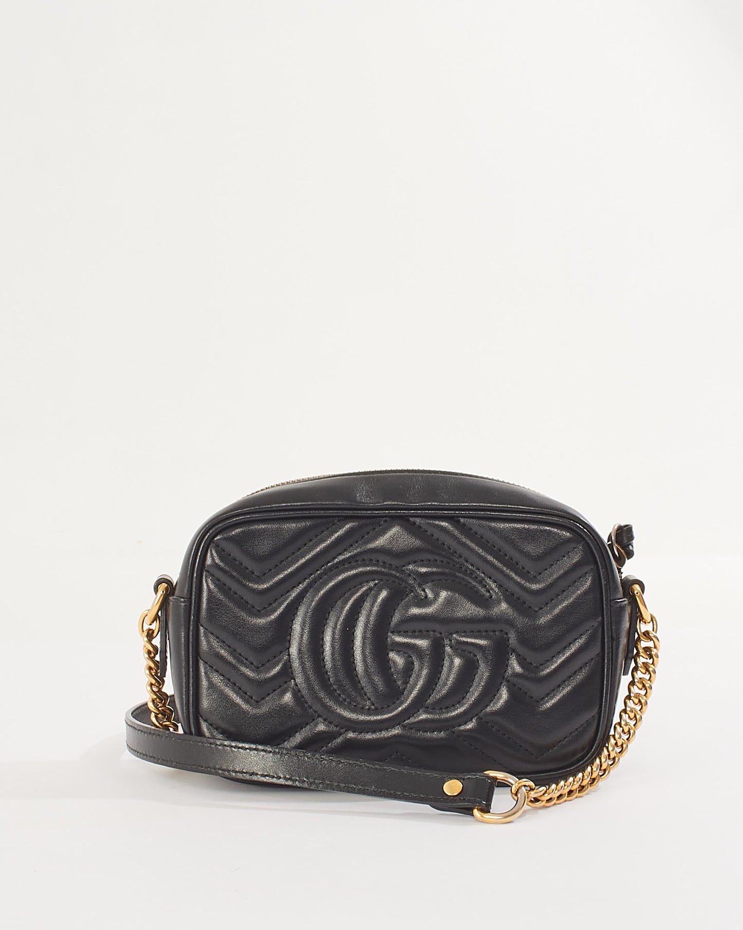 Mini sac à bandoulière GG Marmont en cuir matelassé noir Gucci