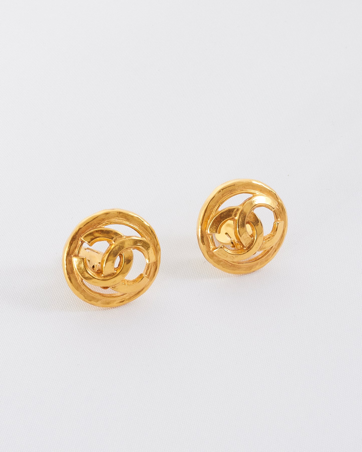 Chanel Vintage Gold CC Clip On Earrings