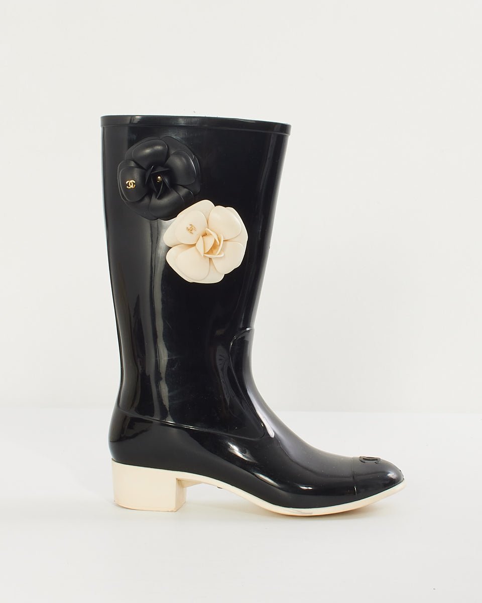Chanel Black/Cream Rubber Camellia Flower Rain Boots - 38 – RETYCHE