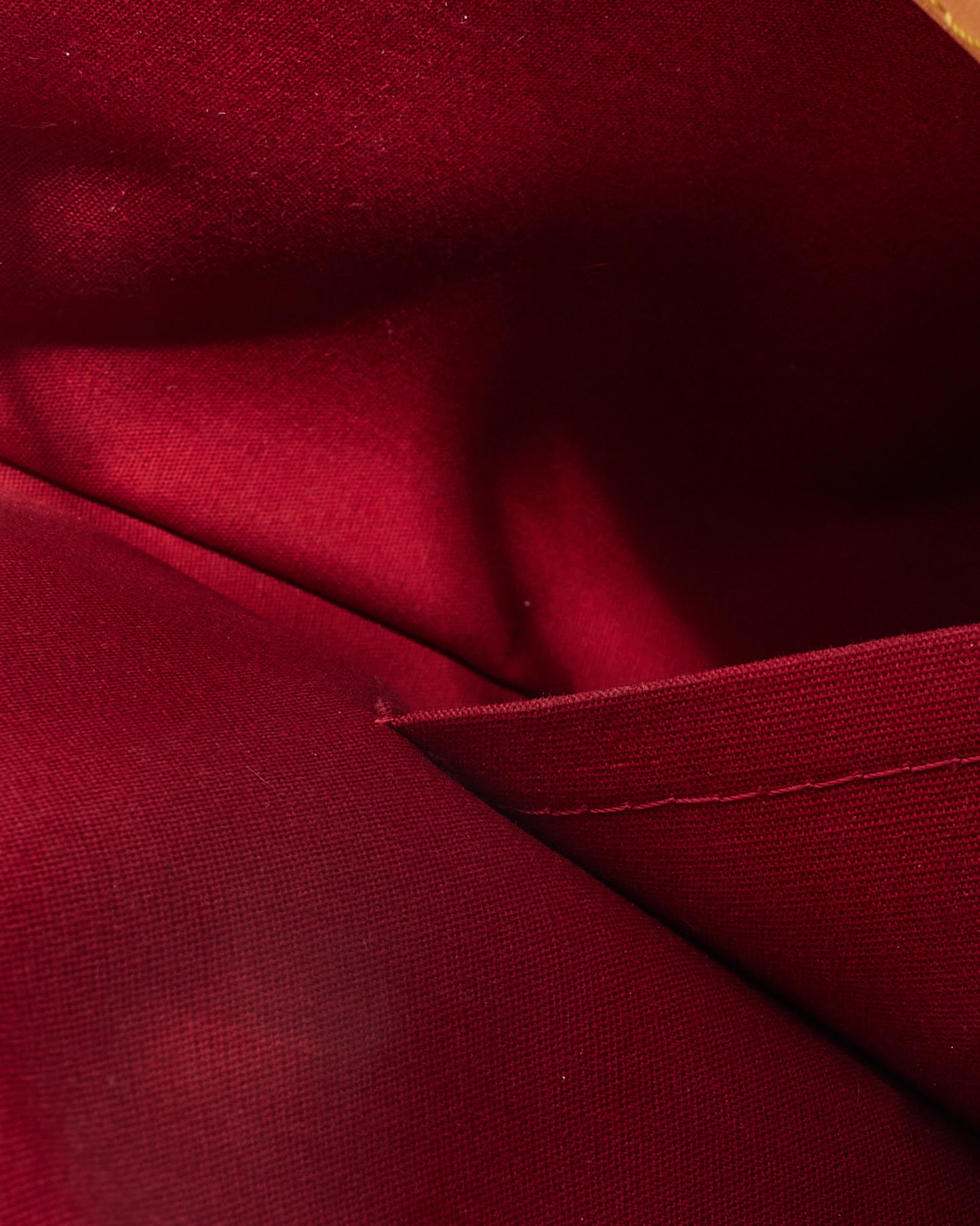 Louis Vuitton Rouge (Pomme D'Amour) Monogramme Vernis Bellevue GM Cabas