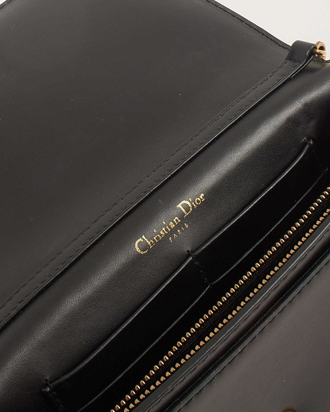 Sac portefeuille DiorAddict en cuir noir sur chaîne 