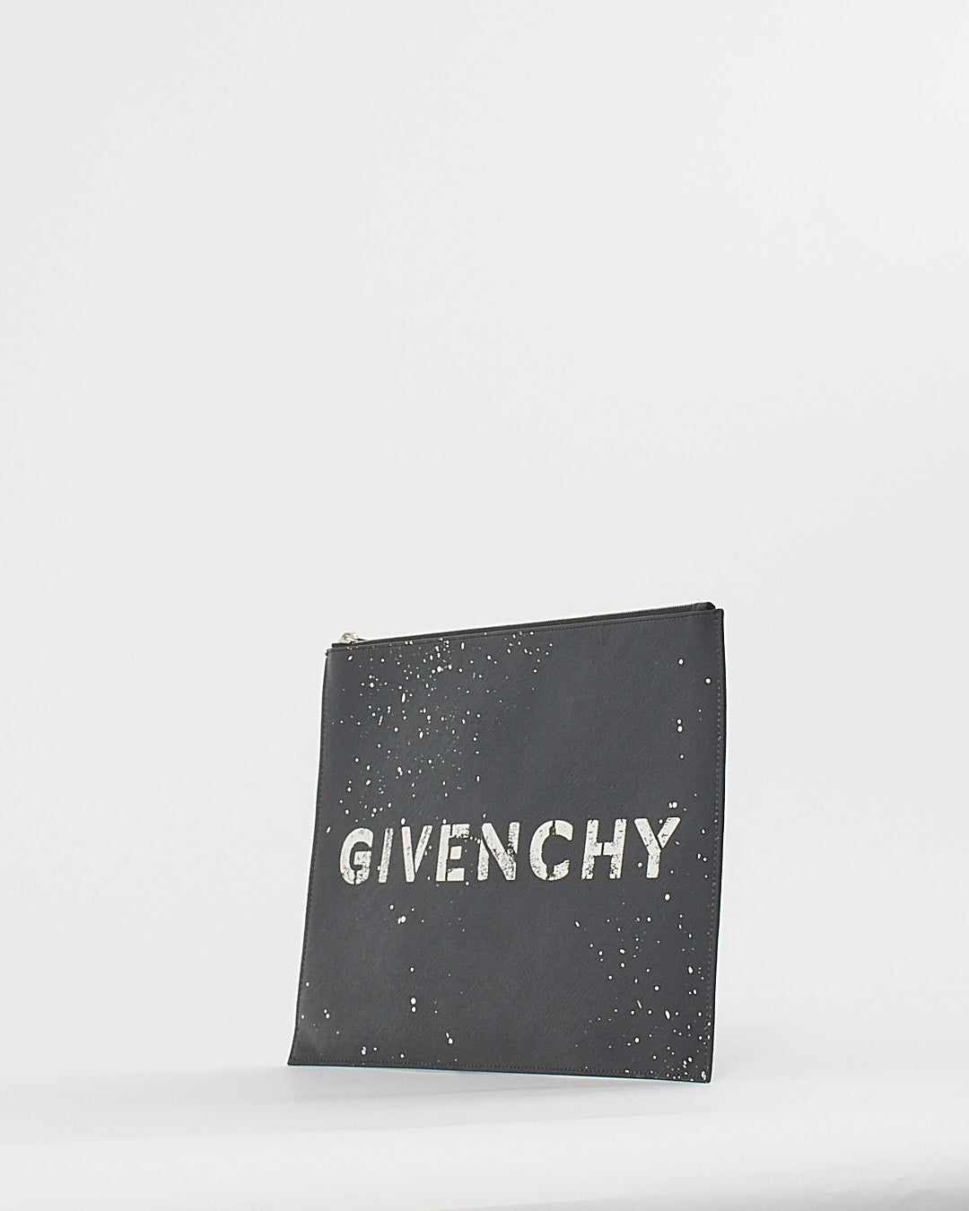 Pochette à logo éclaboussures de peinture en cuir noir Givenchy