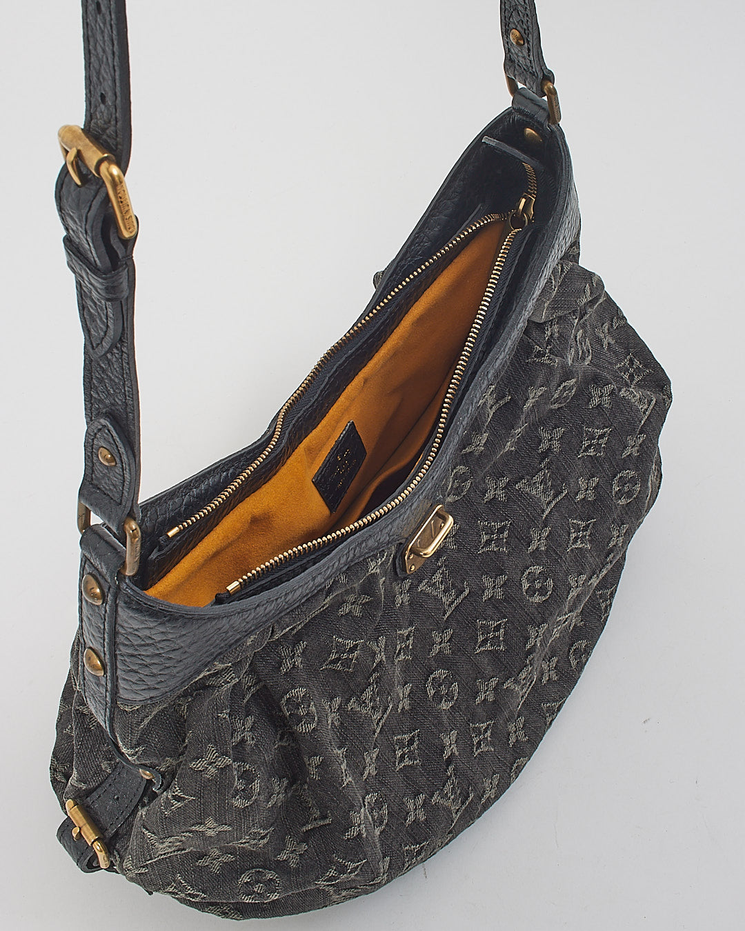 Louis Vuitton Sac à bandoulière Mahina XS en denim monogramme noir