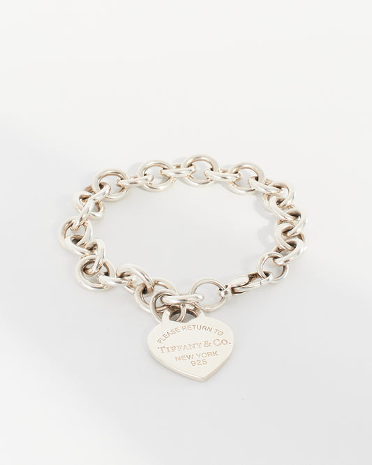 Tiffany &amp; Co. Bracelet à breloques en forme de cœur en argent sterling