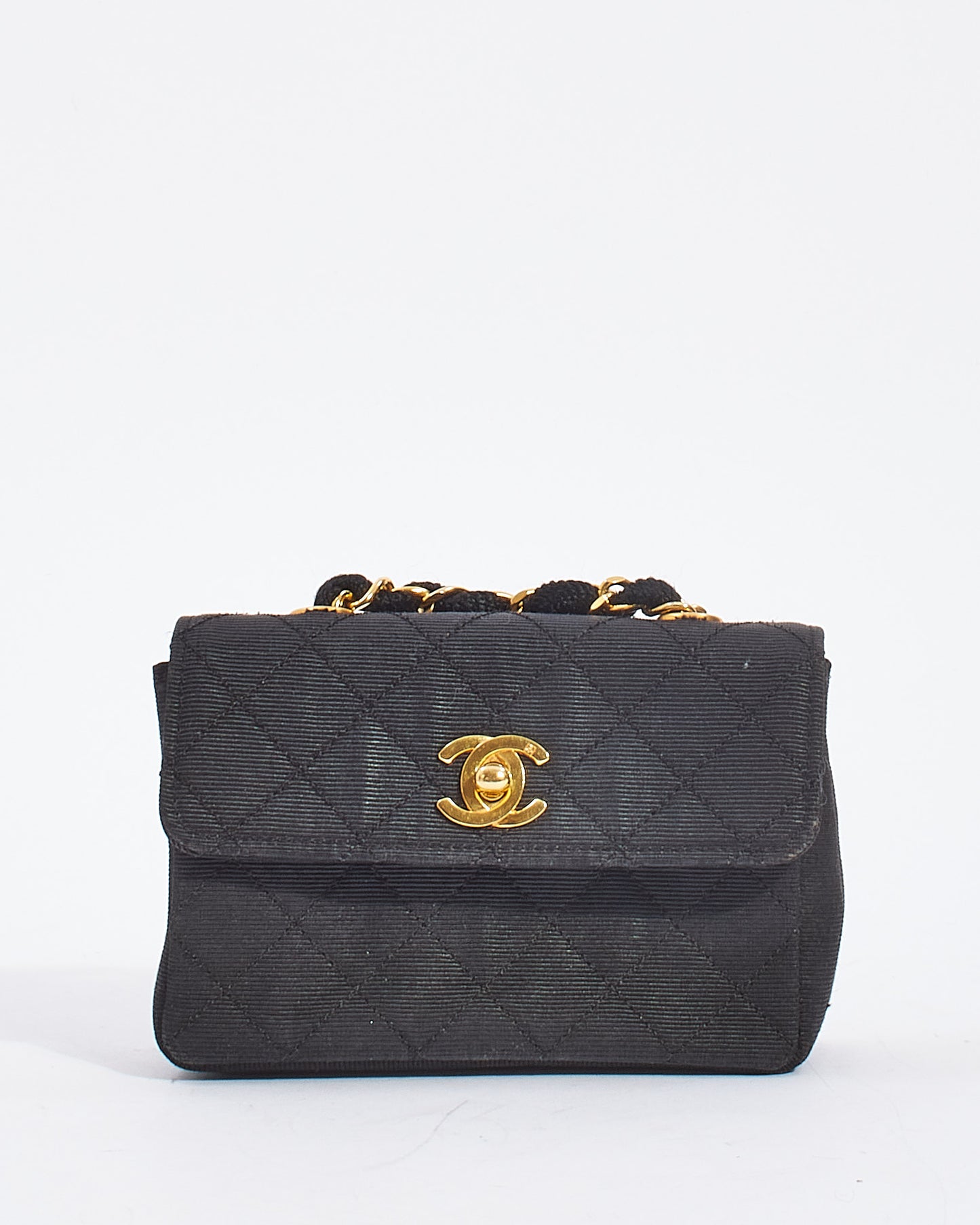 Mini sac à rabat en toile matelassée noire vintage Chanel GHW