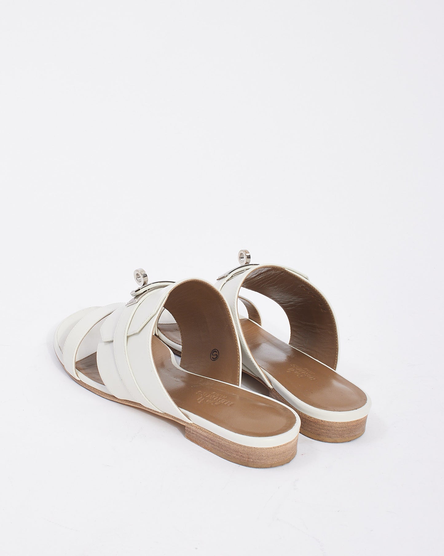 Hermès White Leather Avenue Kelly Flat Sandals - 37