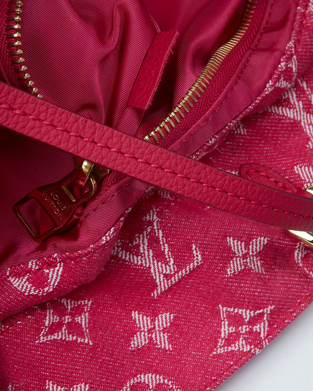Louis Vuitton Sac cabas Noefull MM en denim monogramme rose