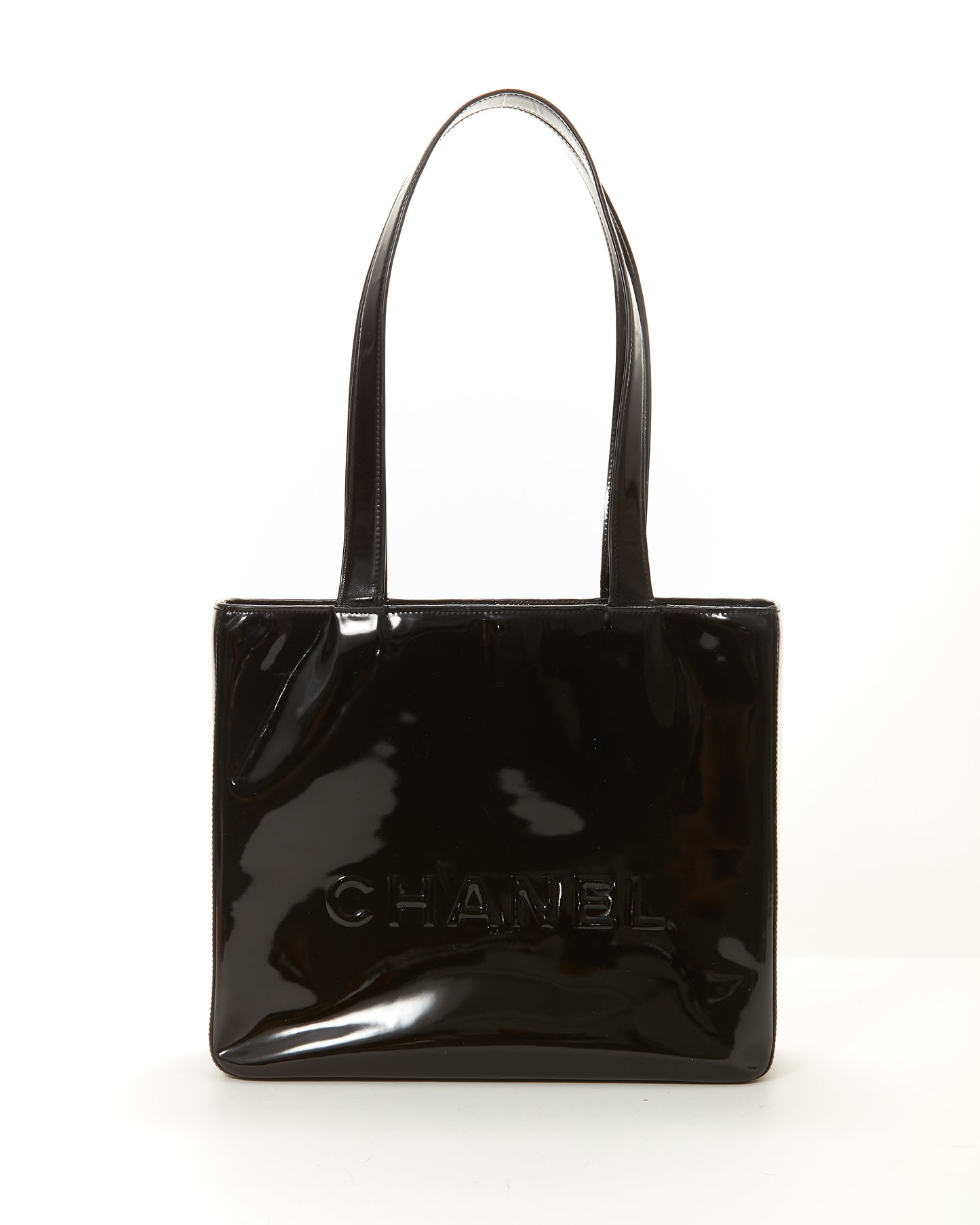 Petit sac à bandoulière carré avec logo verni noir Chanel