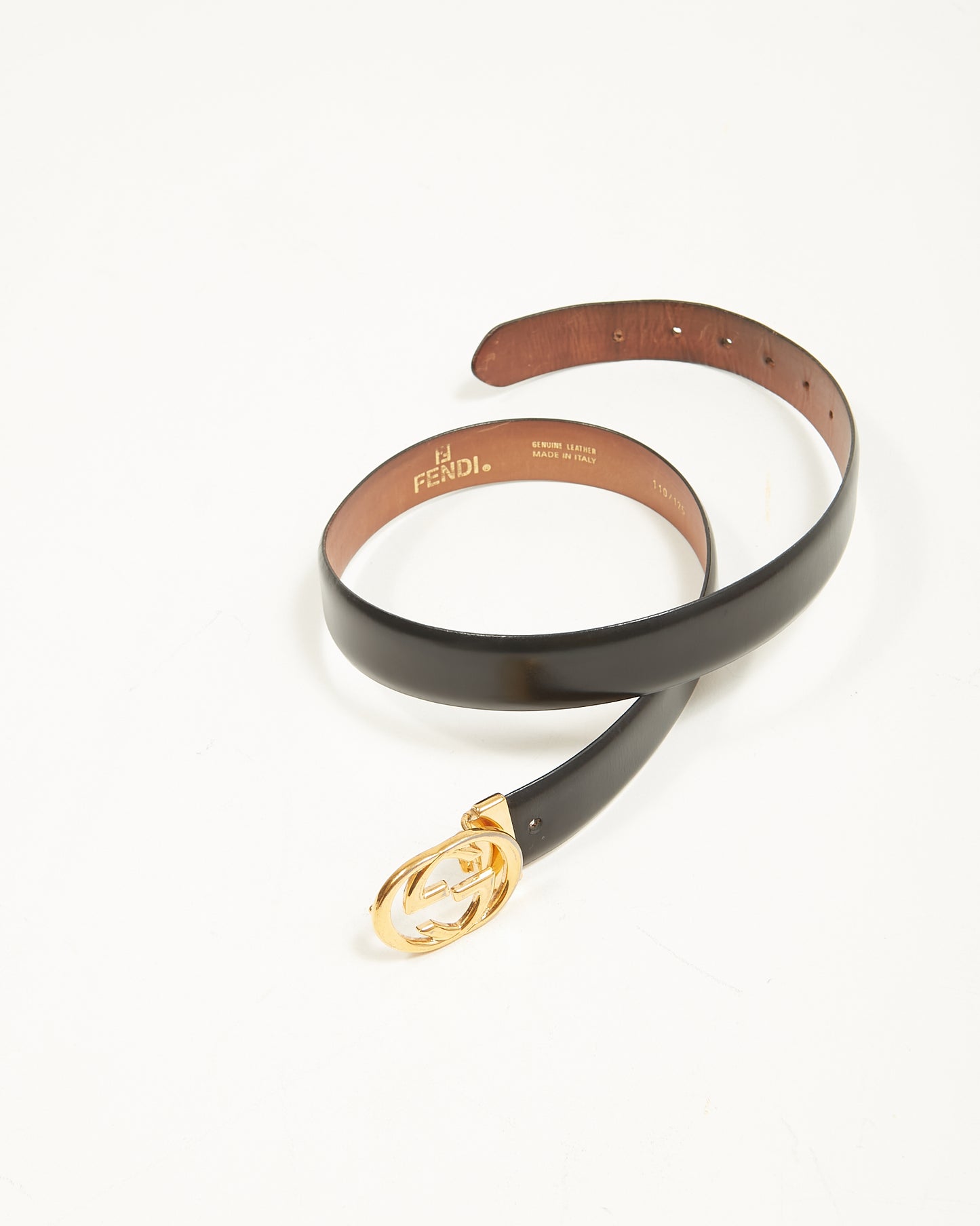 Boucle dorée Gucci GG sur ceinture en cuir noir Fendi - 110
