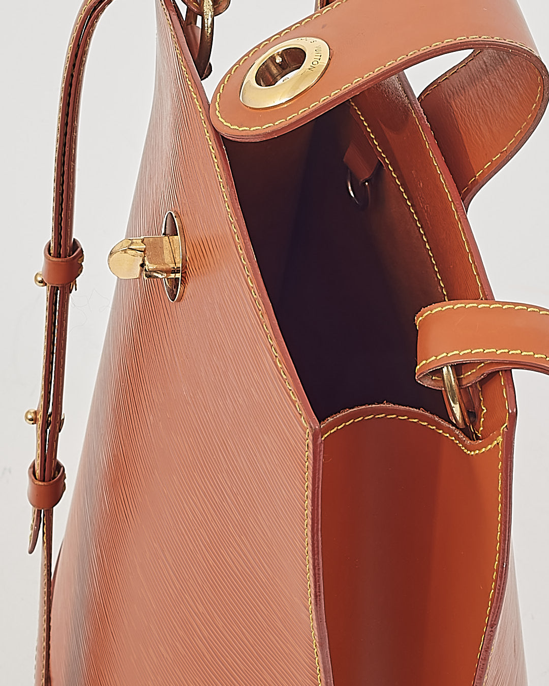Louis Vuitton Sac à bandoulière Cluny en cuir Epi Tan