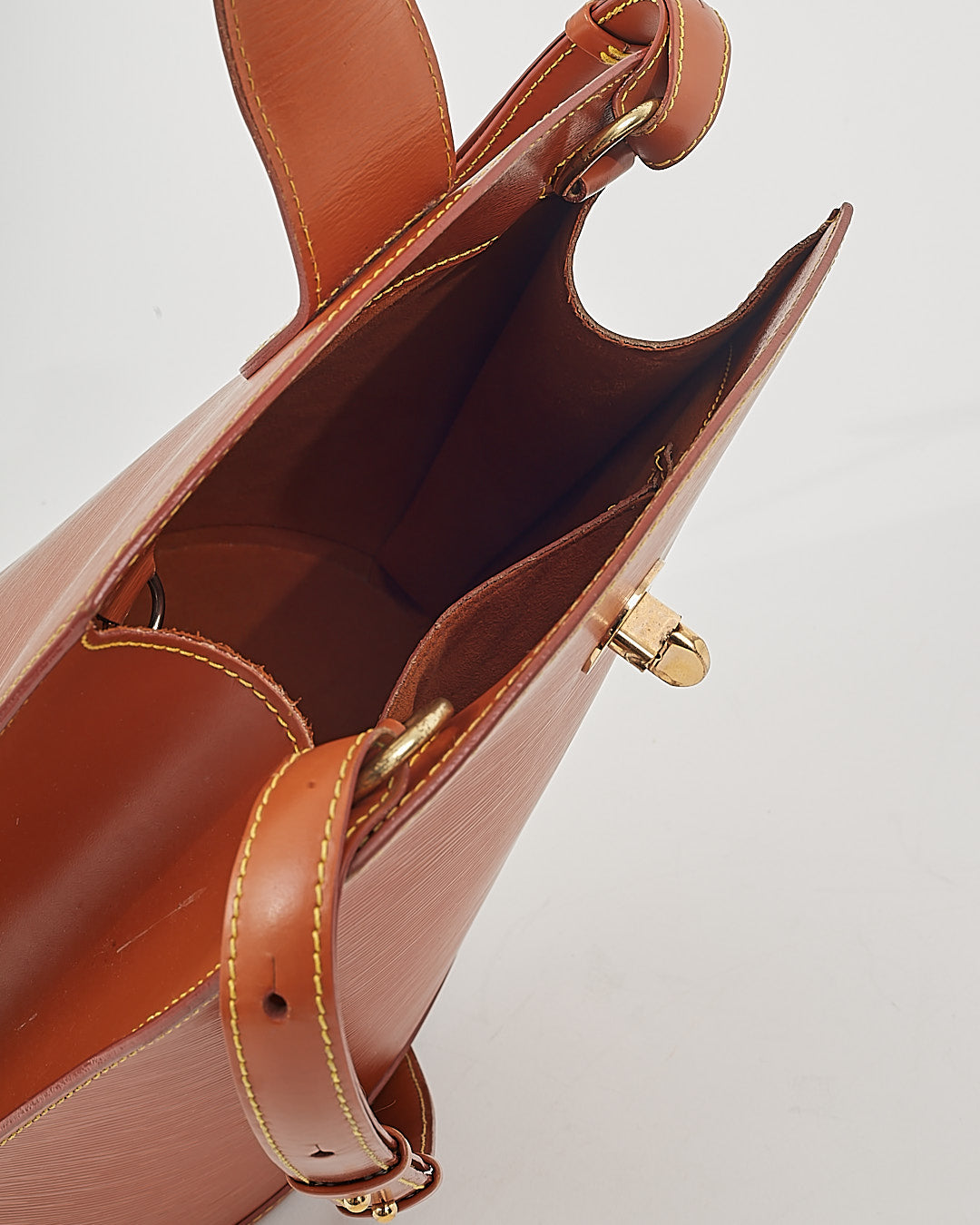 Louis Vuitton Sac à bandoulière Cluny en cuir Epi Tan