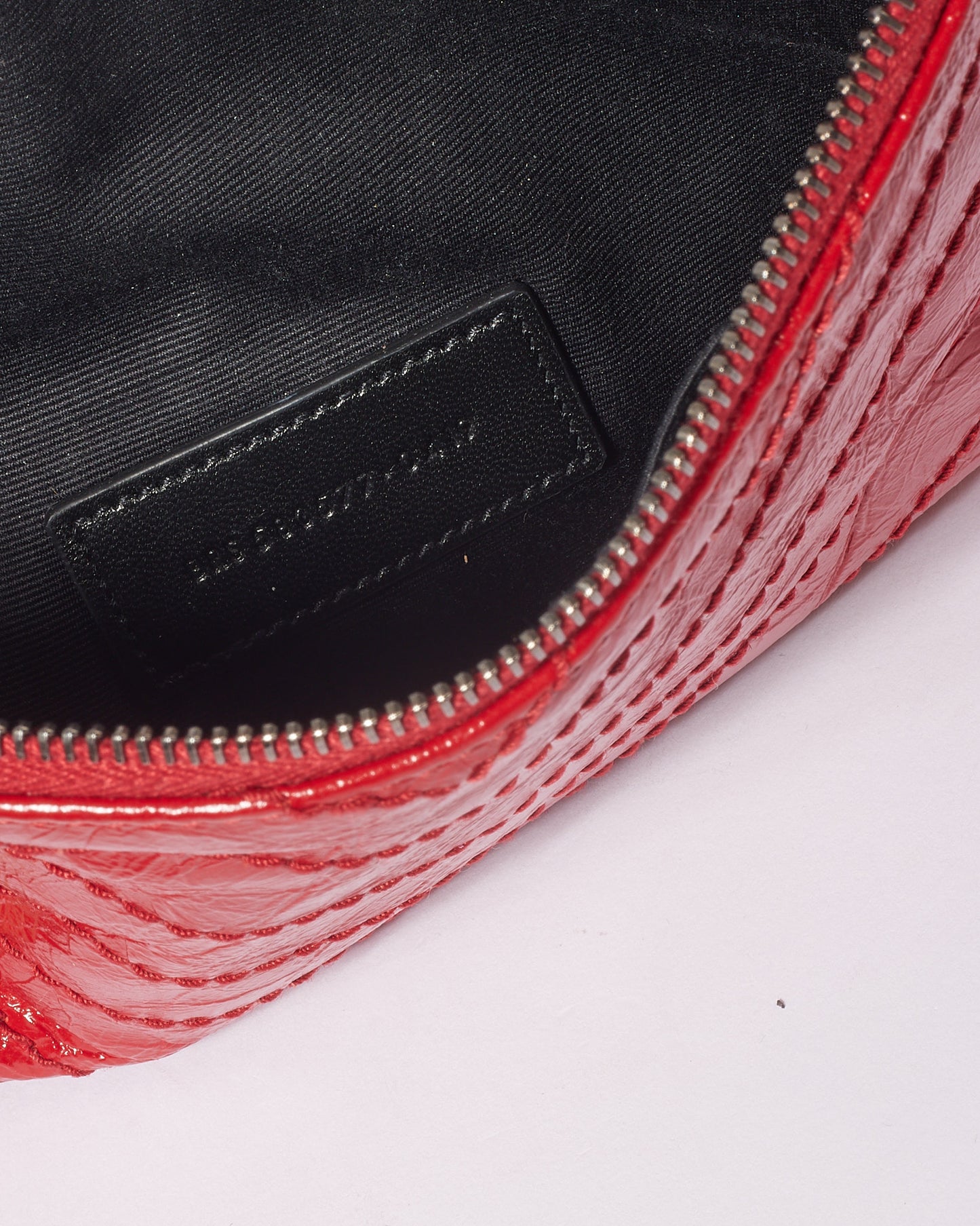Saint Laurent Pochette Niki Bill en cuir froissé rouge monogramme