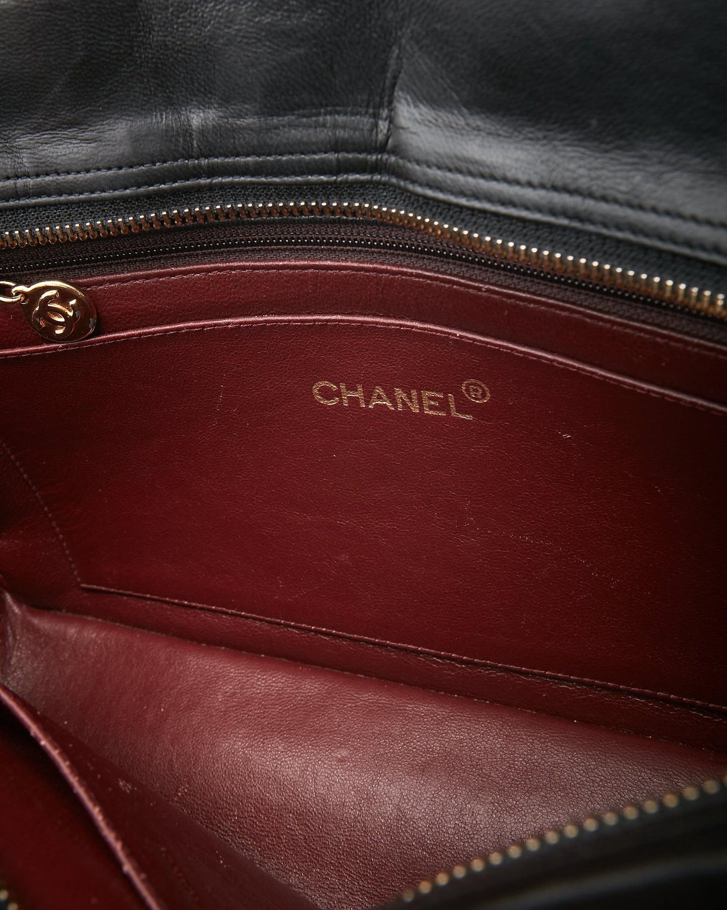 Sac à chaîne Chanel en cuir d'agneau vintage noir 24K GHW